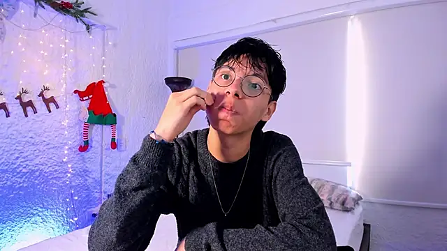 alexandersawyer online show from December 17, 12:00 pm