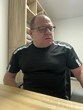 coupleLatinaLovers online show from February 23, 6:15 am