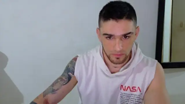 Sexy Alejandro  online show from November 26, 3:20 am