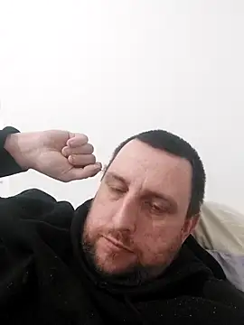 HE-M123 online show from October 18, 7:41 pm