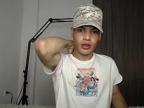 SWEET MIGUEL online show from October 1, 11:41 pm