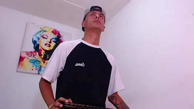 enjoy vibes online show from December 5, 9:33 pm