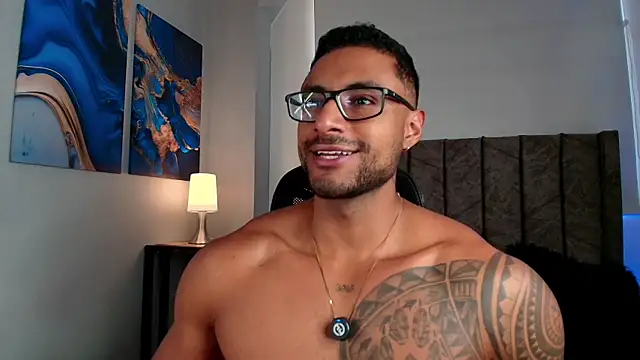 LiamGarcia1 online show from April 15, 3:34 pm