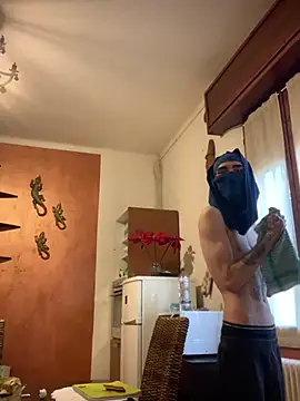 Snapshot of Chicano2k chatting on January 18, 2:44 pm Chicano2k online show from January 18, 2:44 pm