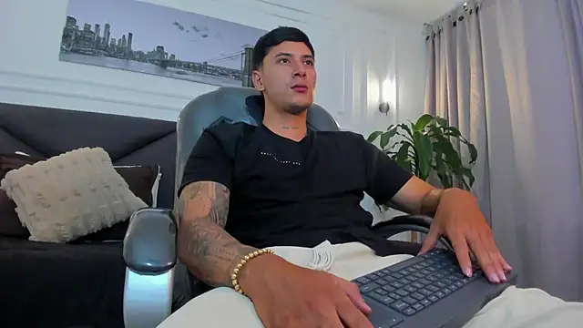 Damian23   online show from November 6, 12:30 pm