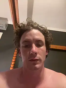 bradleyjamesmc online show from January 6, 7:35 pm