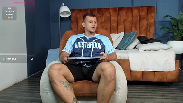 Snapshot of Alex_towers chatting on December 16, 6:38 pm Alex towers online show from December 16, 6:38 pm