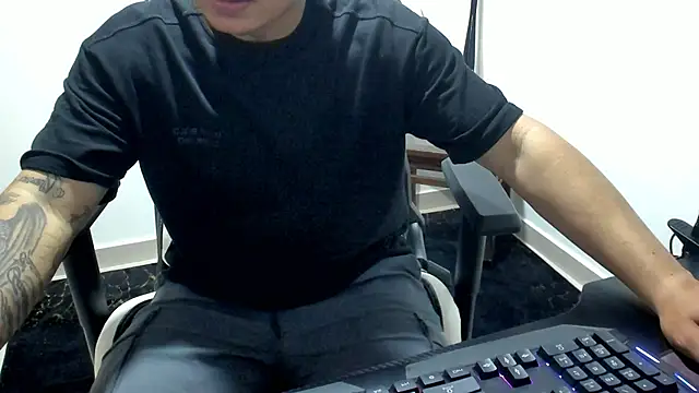 Snapshot of stebankechima chatting on October 10, 12:26 am stebankechima online show from October 10, 12:26 am