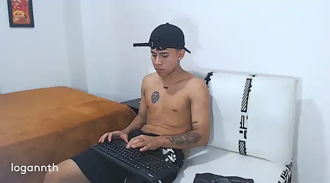 logannth online show from December 23, 7:06 am