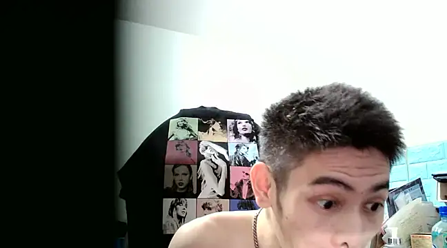 Snapshot of thisisbook_223 chatting on January 24, 1:25 pm thisisbook 223 online show from January 24, 1:25 pm