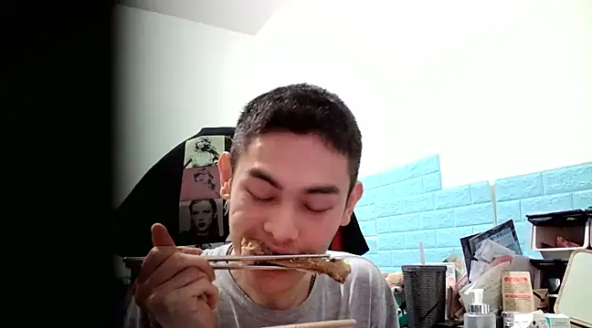 Snapshot of thisisbook_223 chatting on February 21, 4:59 pm thisisbook 223 online show from February 21, 4:59 pm
