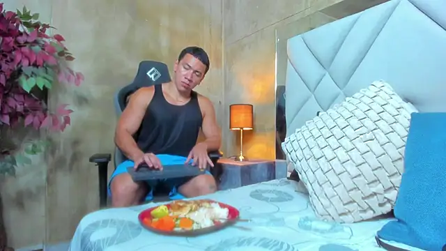 marc ginale online show from October 24, 12:45 am