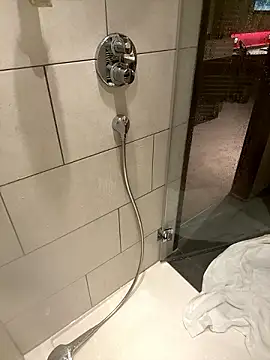 Snapshot of tipico0799 chatting on December 8, 1:35 am tipico0799 online show from December 8, 1:35 am