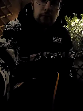 Snapshot of tipico0799 chatting on October 19, 2:38 am tipico0799 online show from October 19, 2:38 am