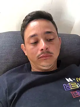 isacalejandroo online show from January 15, 7:12 pm