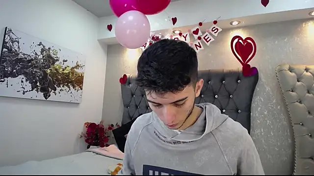 Snapshot of MrWilliseo chatting on February 14, 8:05 pm MrWilliseo online show from February 14, 8:05 pm