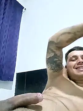 danysotico95 online show from March 3, 2:33 am