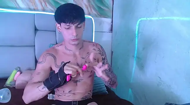 Apolo Hidalgo01 online show from March 5, 5:39 pm