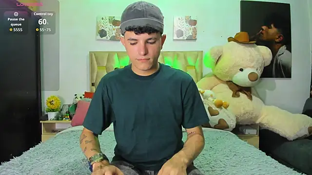 Snapshot of patrick_sanzz chatting on September 15, 9:05 pm patrick sanzz online show from September 15, 9:05 pm