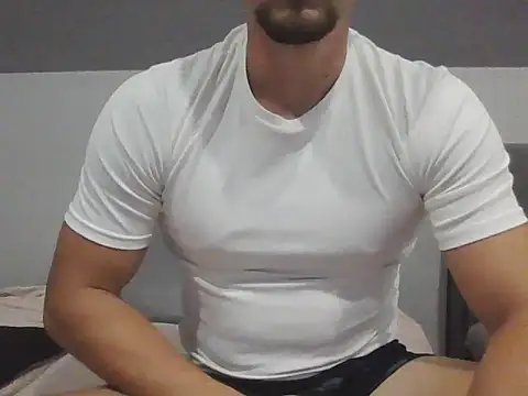 LoveEveryWet online show from October 3, 9:31 pm