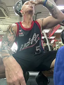 luv2masterb8247 online show from March 12, 2:09 am