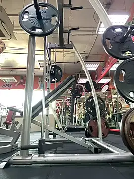 luv2masterb8247 online show from December 12, 2:04 am