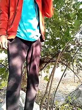 Snapshot of Piyush_2024 chatting on January 13, 10:36 am Piyush 2024 online show from January 13, 10:36 am