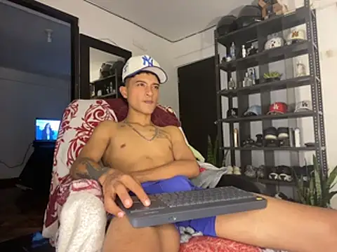 Edward Milleer online show from November 19, 11:37 pm