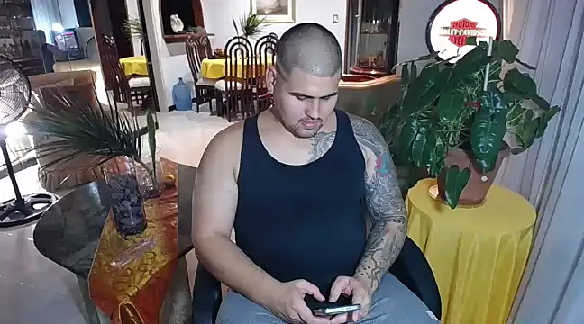 pitbullveryhot online show from February 8, 2:47 am