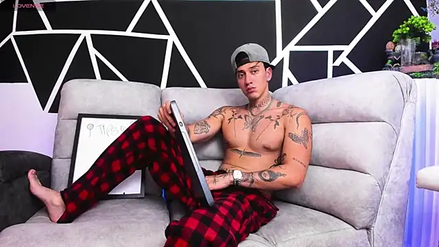 JUSTIN FULLER1 online show from March 2, 7:30 pm