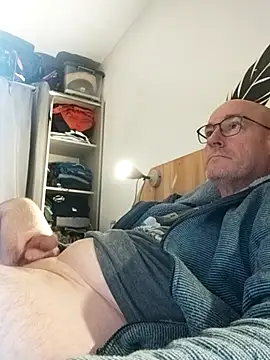 bogland33 online show from October 29, 8:12 pm