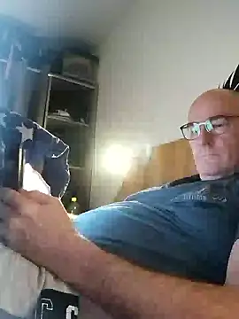 bogland33 online show from January 12, 8:13 pm