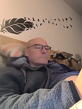 bogland33 online show from November 19, 7:58 pm