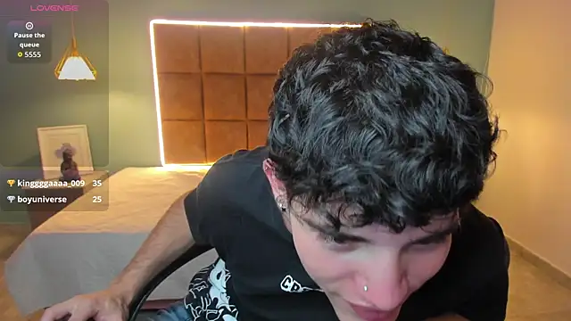 AlejooTwink online show from October 27, 3:42 am