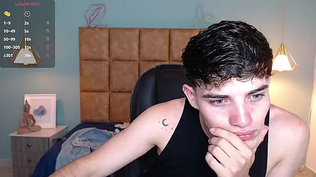 AlejooTwink online show from December 21, 7:49 pm