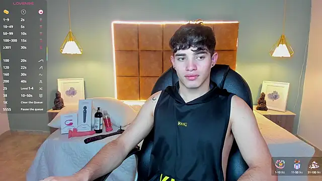 AlejooTwink online show from September 25, 3:05 am