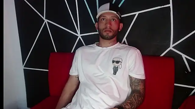 maxXximo777 online show from February 7, 4:35 pm