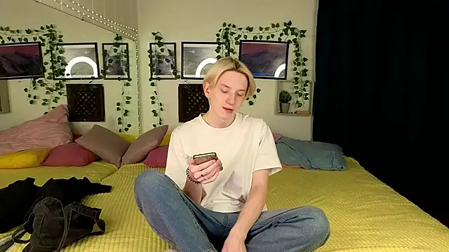 Ron Vils online show from February 9, 2:50 pm