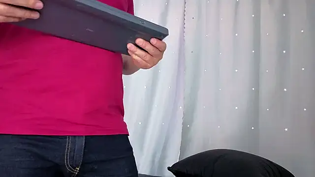 Chrisda18 online show from March 9, 6:02 pm