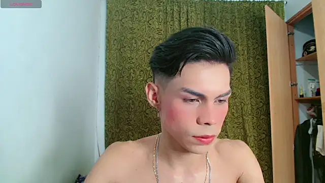 Snapshot of femboykeene chatting on October 21, 9:50 pm femboykeene online show from October 21, 9:50 pm