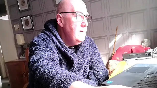 Adamdaddybear online show from March 11, 9:45 am