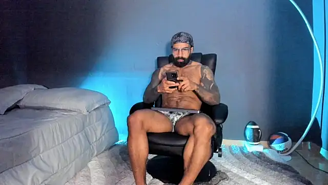 Snapshot of Brock_hurn1 chatting on March 7, 1:31 am Brock hurn1 online show from March 7, 1:31 am