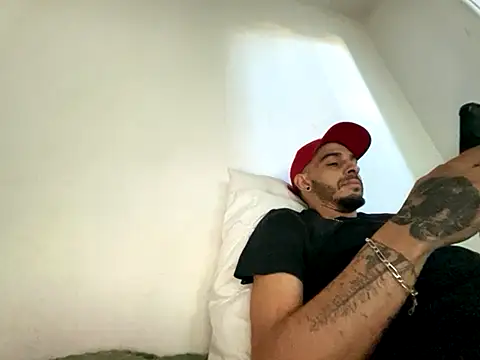 Rebeu313 online show from November 27, 9:13 am