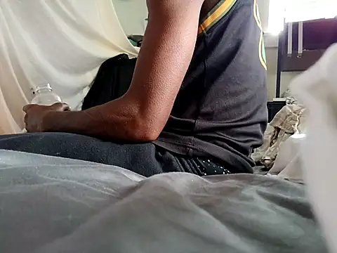 DevinToore online show from November 23, 7:25 pm