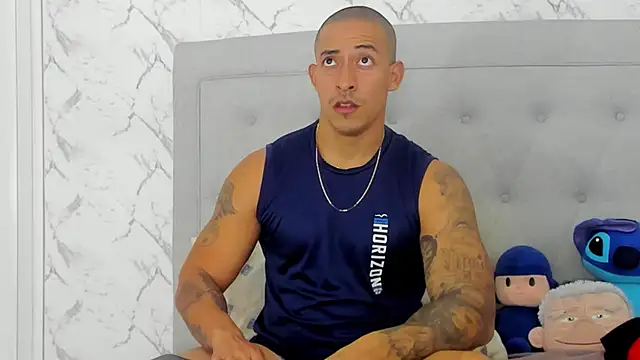 luigiferrara online show from October 22, 8:56 pm