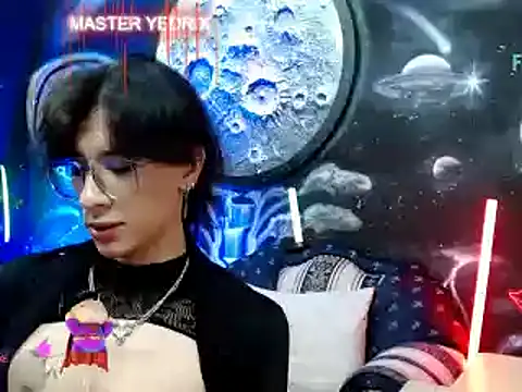 Snapshot of Yedrix chatting on February 15, 2:26 am Yedrix online show from February 15, 2:26 am