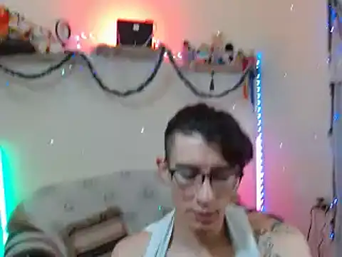 Snapshot of Yedrix chatting on December 4, 6:00 am Yedrix online show from December 4, 6:00 am