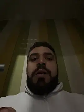 Snapshot of Dikkiduohottt chatting on February 23, 2:35 am Dikkiduohottt online show from February 23, 2:35 am