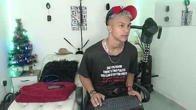 Leonard Price online show from December 23, 11:57 am