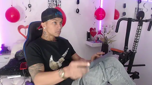 Leonard Price online show from February 19, 7:59 pm